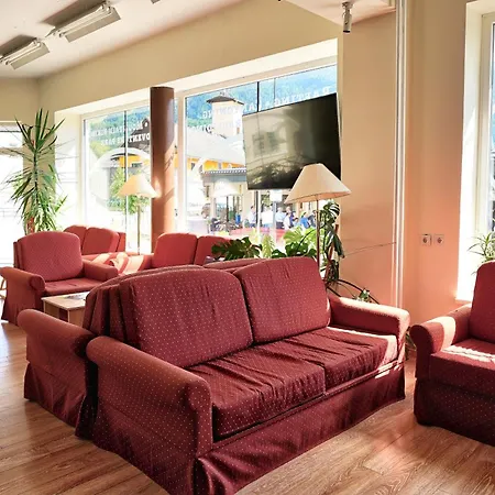 House Budkovic Хостел *